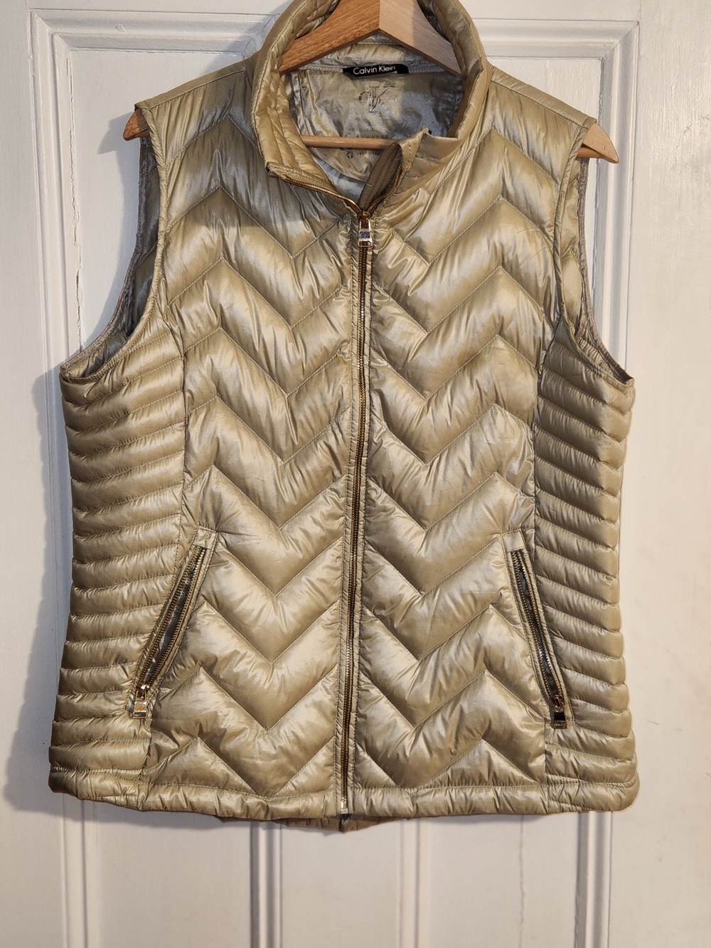 Calvin Klein Womens Champagne Gold Metallic Chevron Quilted Down Vest XL - Picture 8 of 8